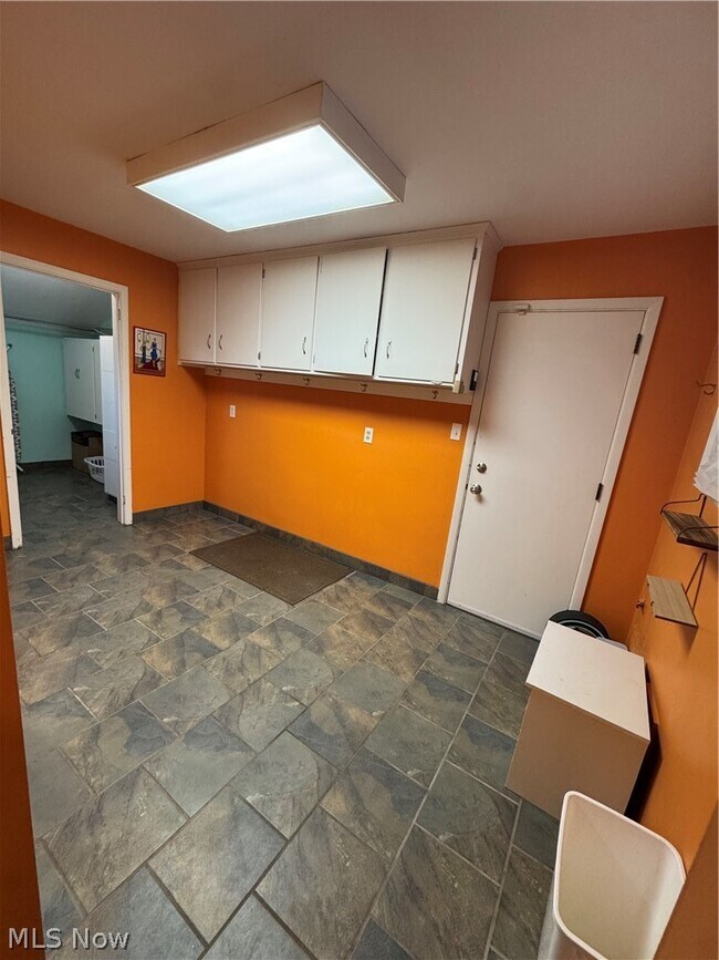 Foto del edificio - 2545 Buckhurst Dr