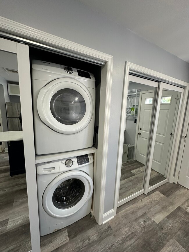 Washer & Dryer Included - 25 Chatham St
