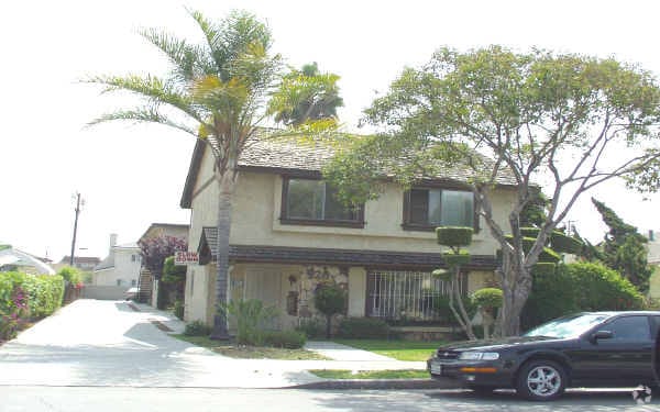 Primary Photo - 528-530 N Moore Ave