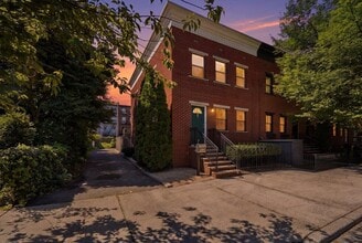 Building Photo - 295 9th St