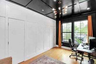 Building Photo - 2303 Yupon St