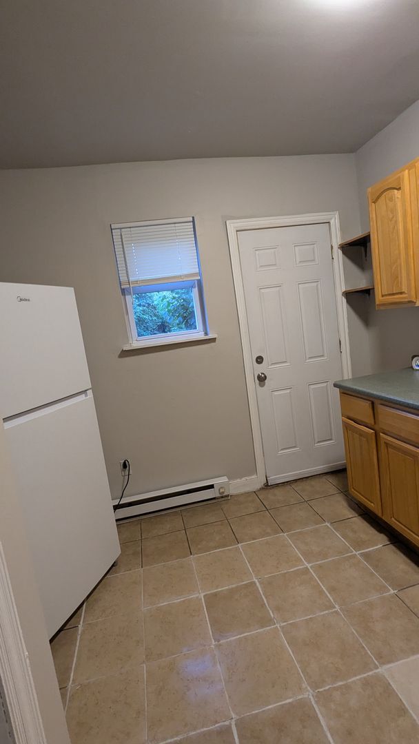 Foto del edificio - 412 E Walnut Ln