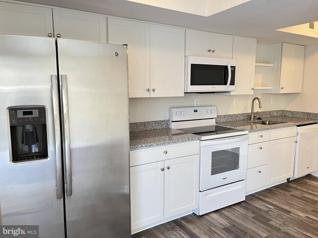 Building Photo - 3803 Port Hope Point