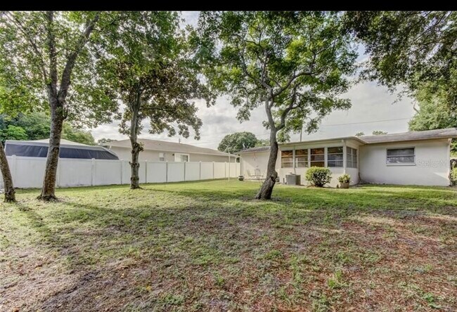 Building Photo - 6657 298th Ave N