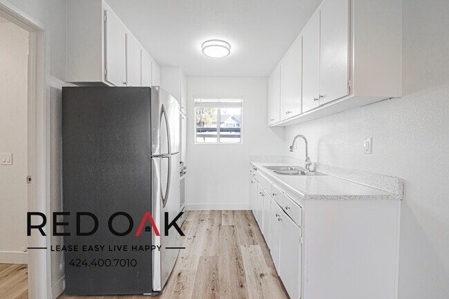 Foto del edificio - 13325 Heacock St