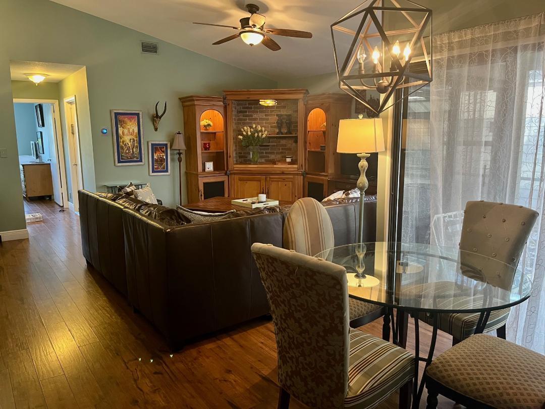Foto principal - 2575 Bedford Mews Dr