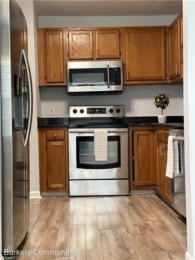Building Photo - 2 br, 2 bath House - 4230-D Edith Ln.