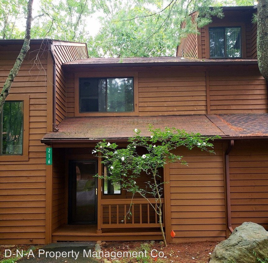 Primary Photo - 2 br, 2.5 bath House - 216 Falls Circle