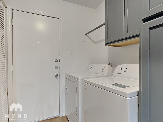 Foto del edificio - 15218 Wickbriar Dr