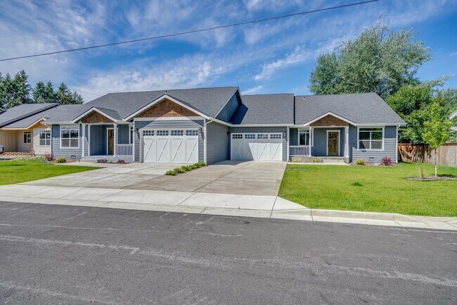 Foto del edificio - Hayden Rancher 3 bed 2.5 bath All the Upgr...