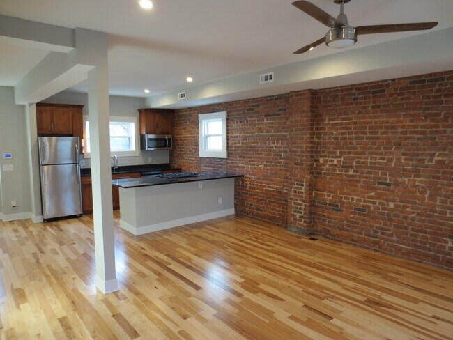 Foto del edificio - 4411 Franklin Blvd