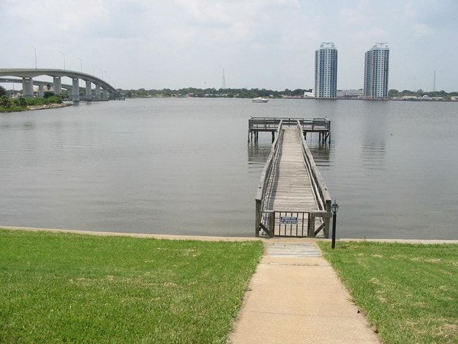 Photo - 625 N Halifax Ave House