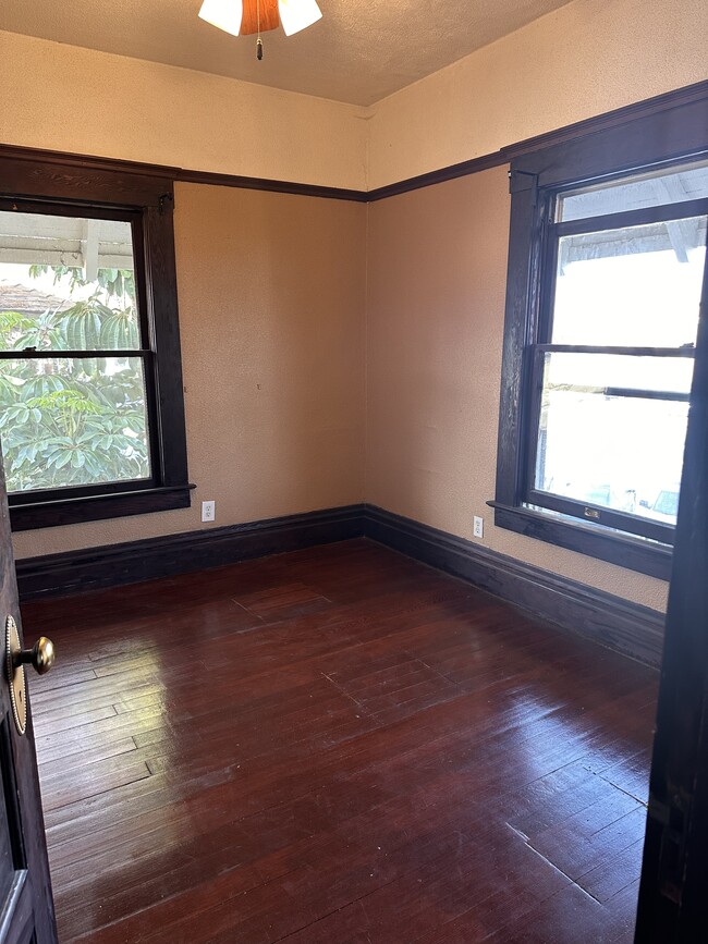 Building Photo - 847 Linden Ave