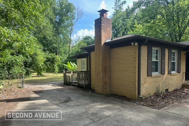 Building Photo - 239 Lake Dr Cir NE