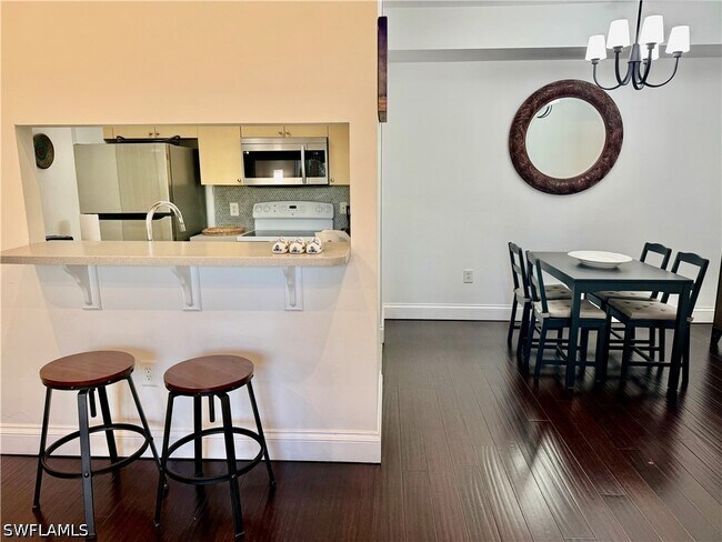Foto del edificio - 1180 Reserve Way