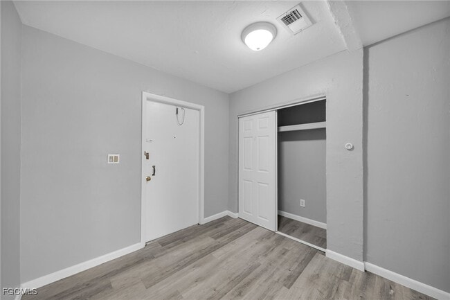 Building Photo - 15 SE 24th Ave