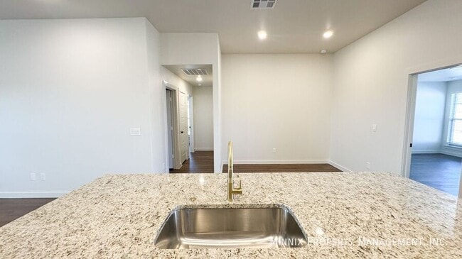 Foto del edificio - 2127 Langford Ave
