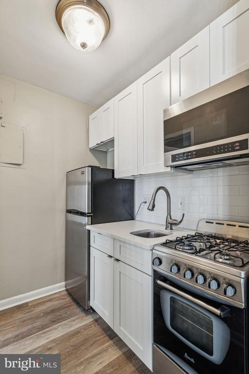 Building Photo - 135 S 19th St