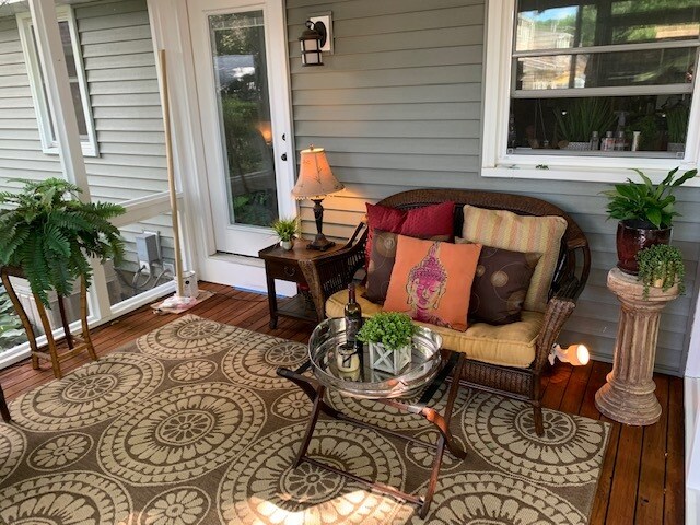 Lovely back screened in porch - 1906 W 54th St