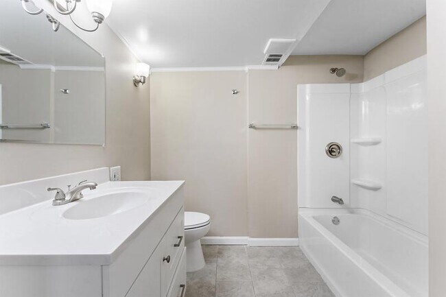 Building Photo - 14205 Kennebec St