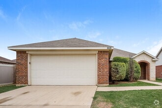Building Photo - 4020 Tarpon Springs Dr