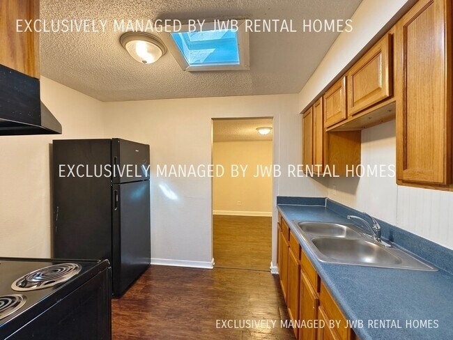 Building Photo - 6531 Kinlock Dr