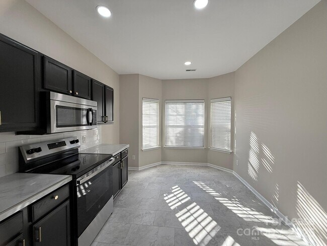 Foto del edificio - 11220 Suunto Ln