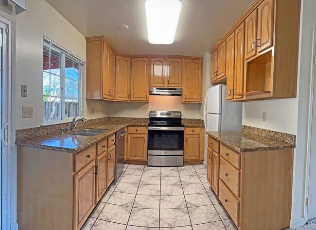 Foto del edificio - Beautiful Updated Home!