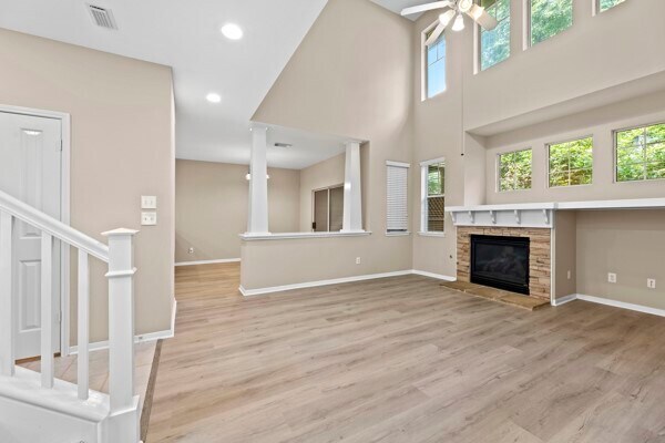 Foto del edificio - 33 Stone Creek Pl