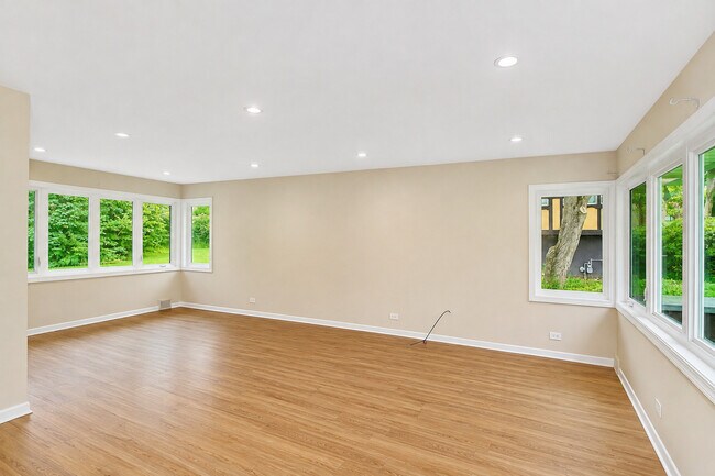 Foto del edificio - 7N435 Linden Ave