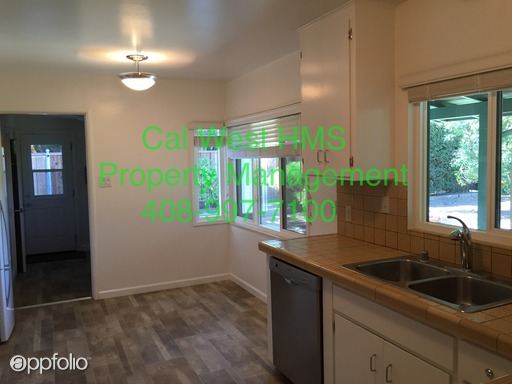 Building Photo - 1290 Golden Way