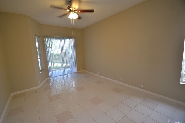 Building Photo - 2310 Sunview Ave