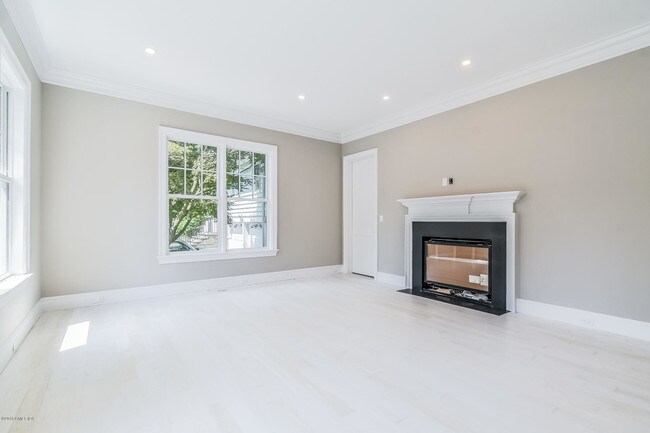 Building Photo - 11 Dandy Dr