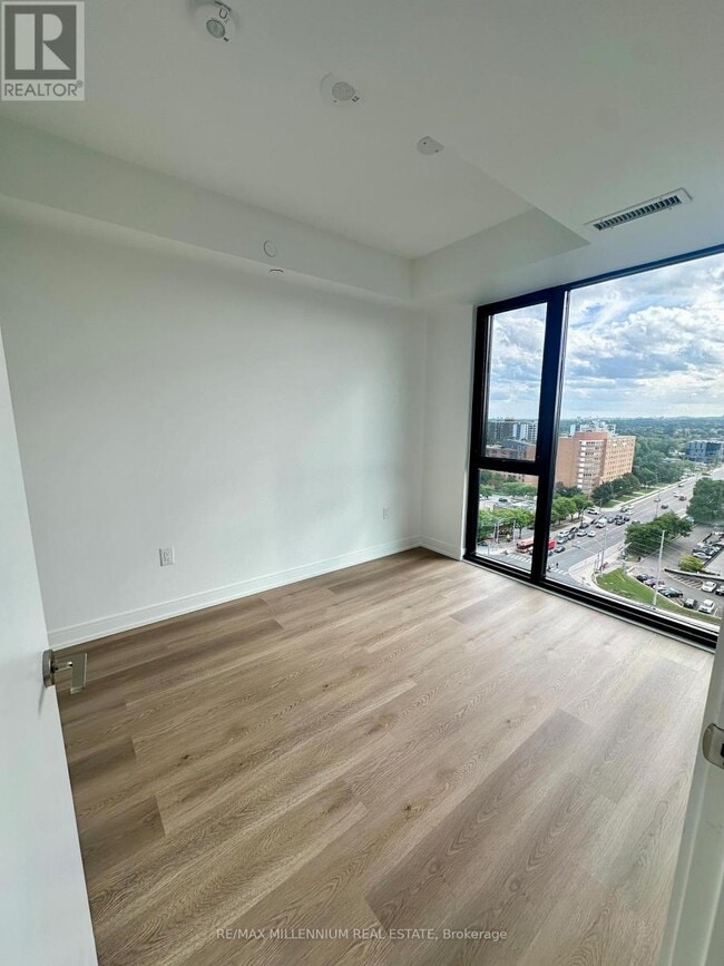 Building Photo - 3009-3009 Novar Rd