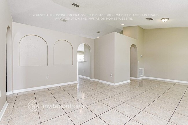 Building Photo - 1160 St Tropez Ct