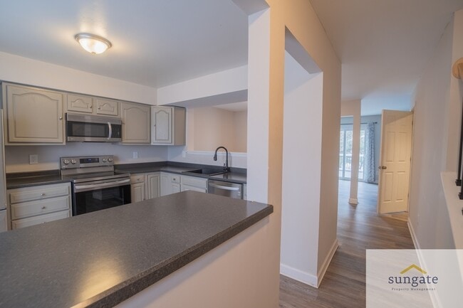 Building Photo - 5 Grandee Ct