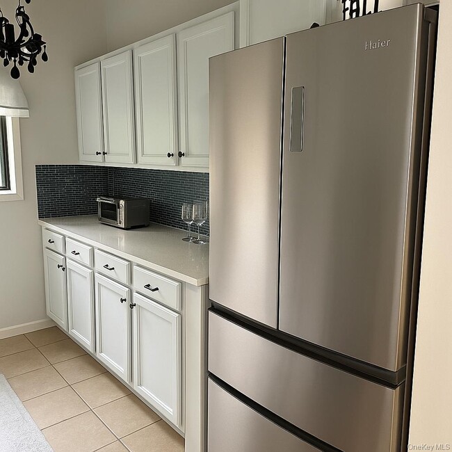 Foto del edificio - 13 Pinebrook Pl