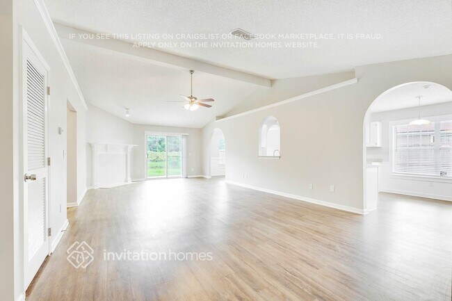 Foto del edificio - 8250 Rocky Creek Dr