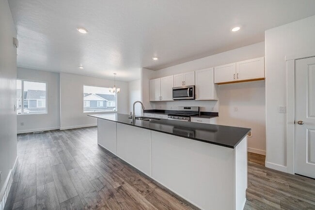 Building Photo - 1132 W 310 S