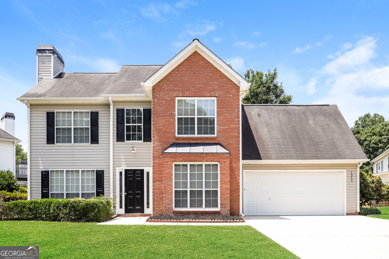 Primary Photo - 1352 Vine Cir