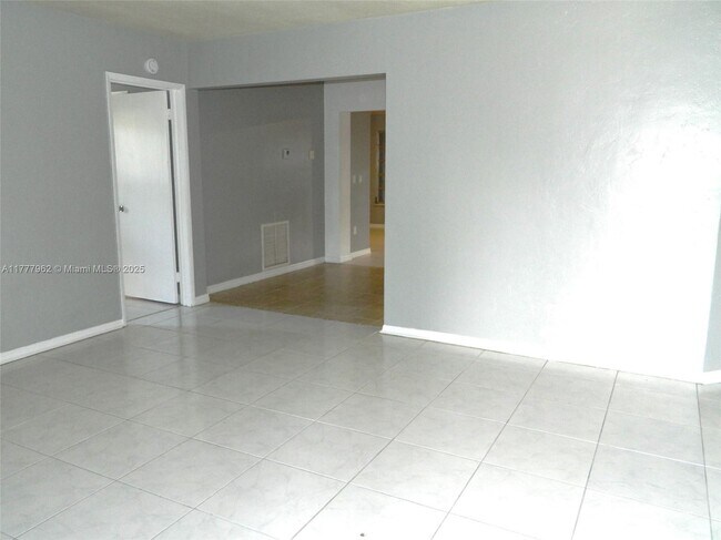 Foto del edificio - 930 SW 29th Way