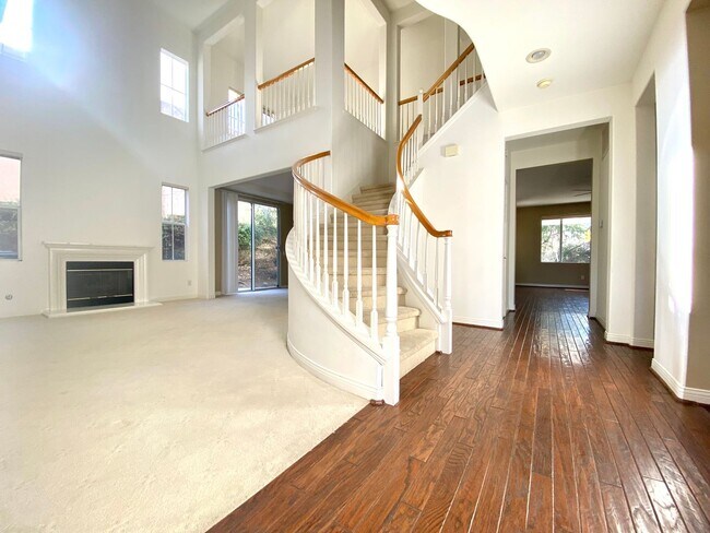 Foto del edificio - Spacious 4 bed 3 bath Newbury park home