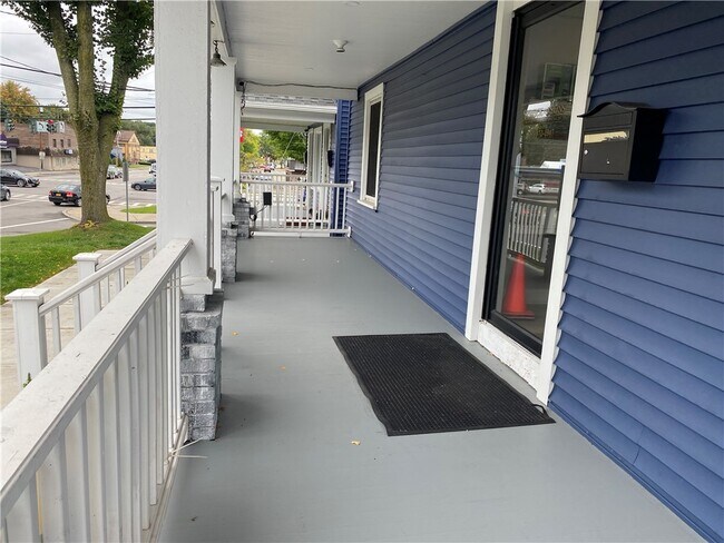 Foto del edificio - 233 W Commercial St