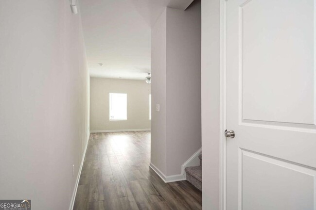 Building Photo - 6346 Rosetta Dr