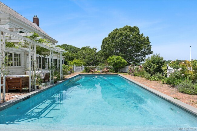 Foto del edificio - 1160 Goose Creek Ln