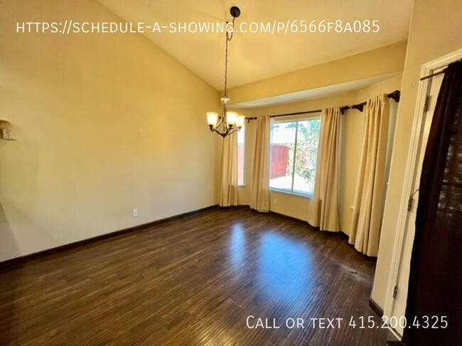 Building Photo - COMING SOON: Beautiful 3 Bedroom with an O...