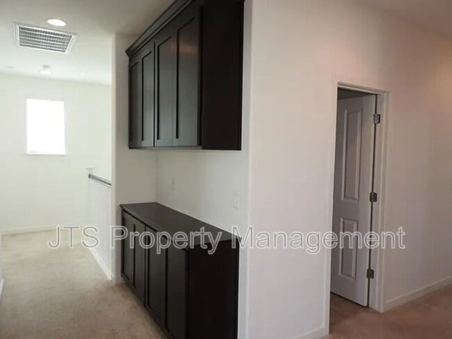Building Photo - 3048 Ivy Creek Ln