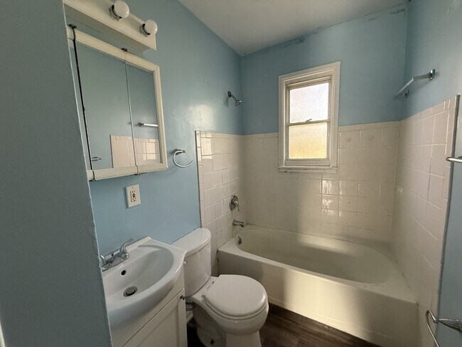 Foto del edificio - 3718 Charloe Ct