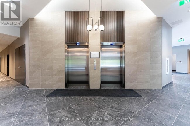 Building Photo - 525 New Dundee Rd