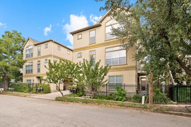 Foto del edificio - 418 Fowler St